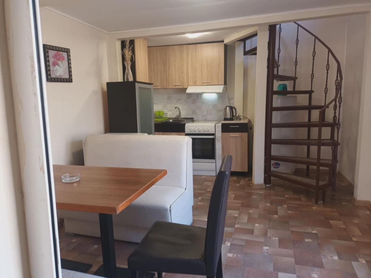 Danita Apartments & Diva Restaurant Bbq&Pool Bar Varna Ngoại thất bức ảnh