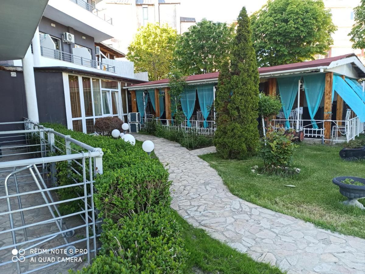 Danita Apartments & Diva Restaurant Bbq&Pool Bar Varna Ngoại thất bức ảnh