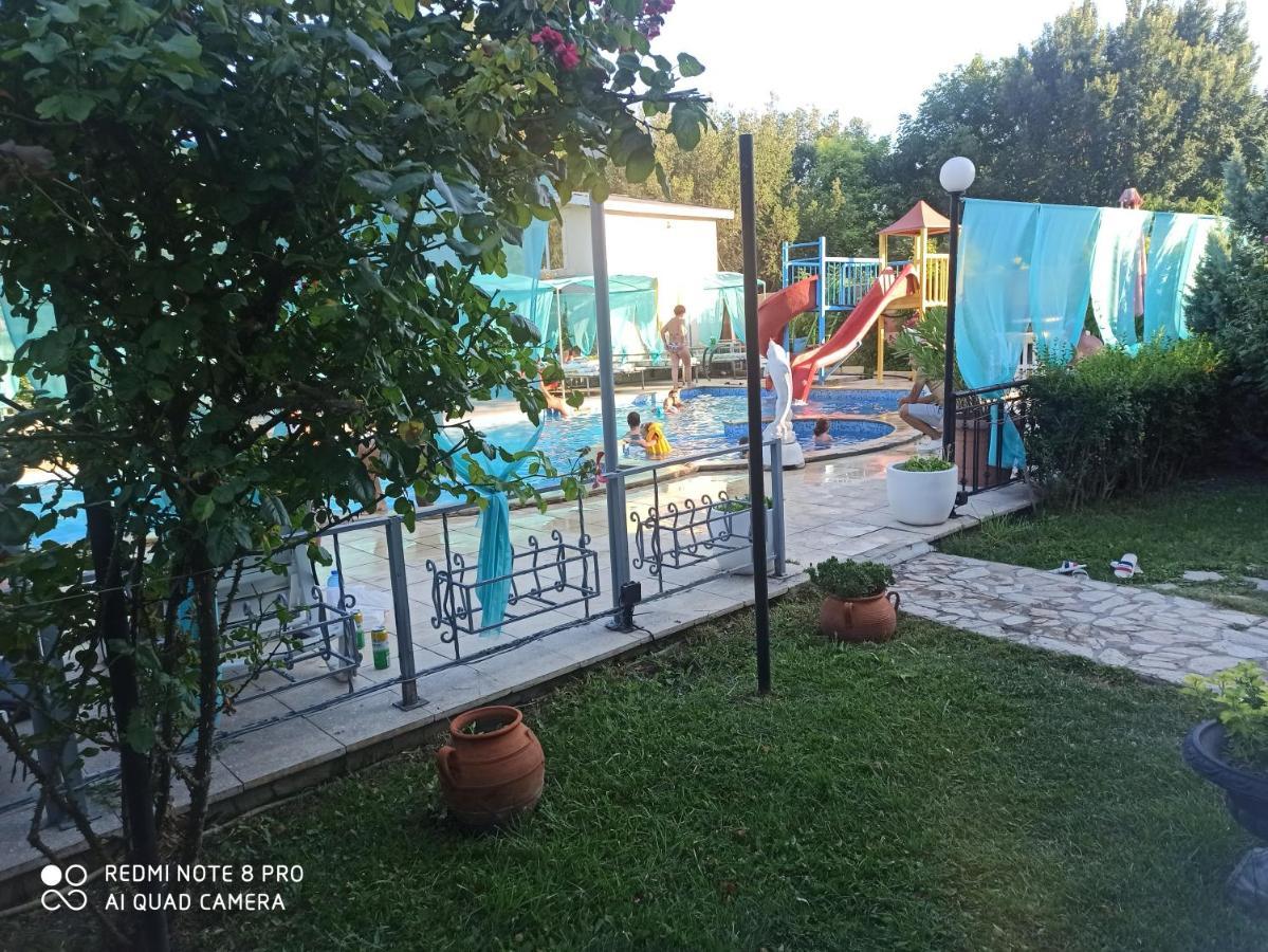 Danita Apartments & Diva Restaurant Bbq&Pool Bar Varna Ngoại thất bức ảnh