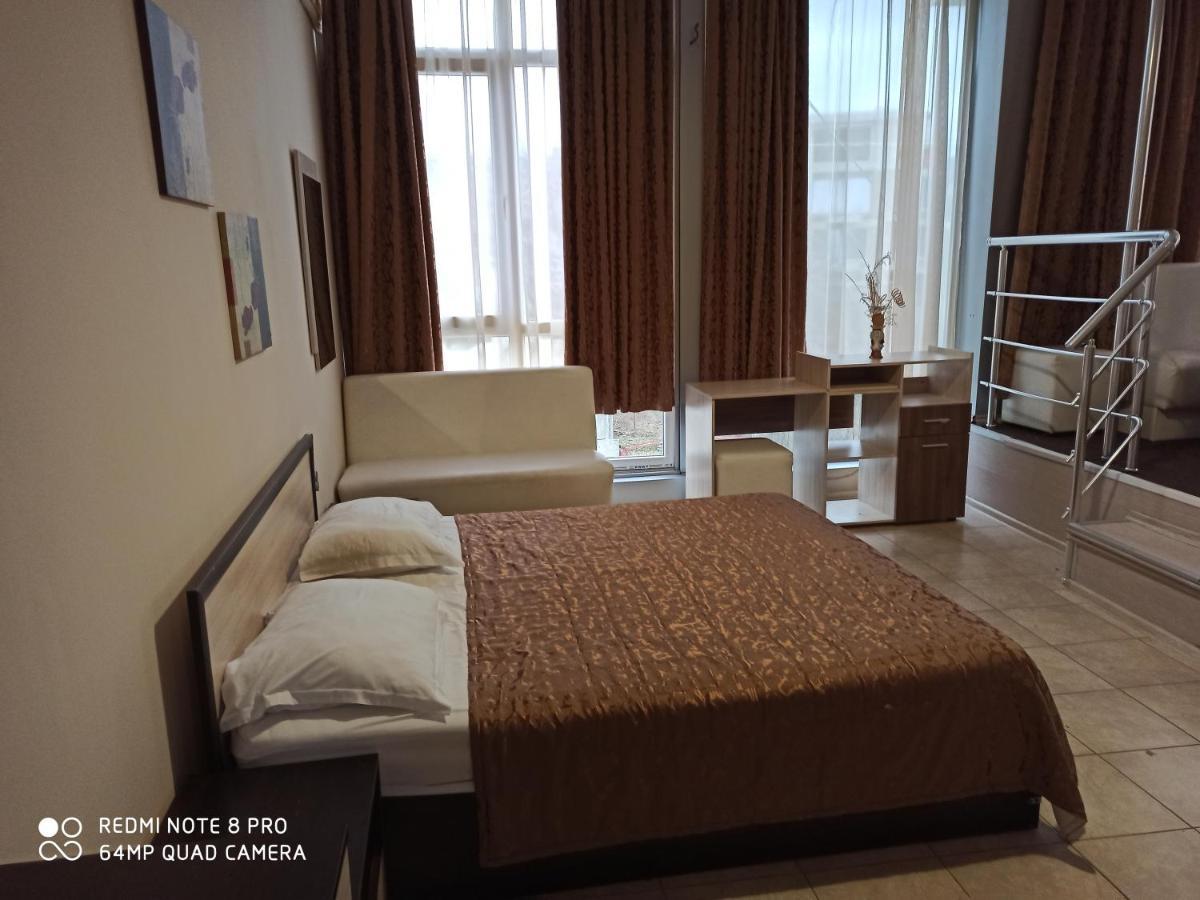 Danita Apartments & Diva Restaurant Bbq&Pool Bar Varna Ngoại thất bức ảnh